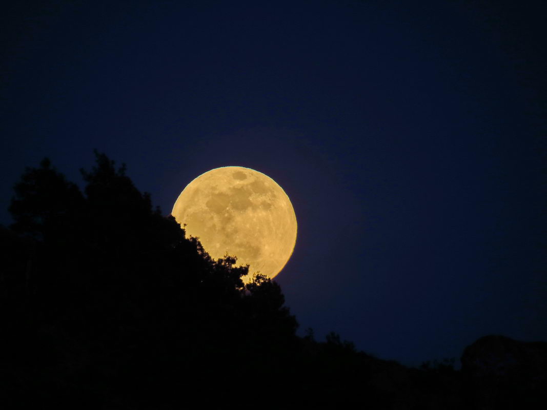 http://www.outdoorukraine.com/images/stories/report/cr0512travers/13-luna-sergey-nazarov.JPG