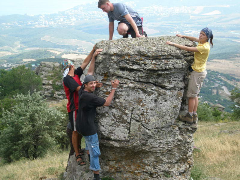 http://www.outdoorukraine.com/images/stories/report/cr290608dozd/climb.jpg