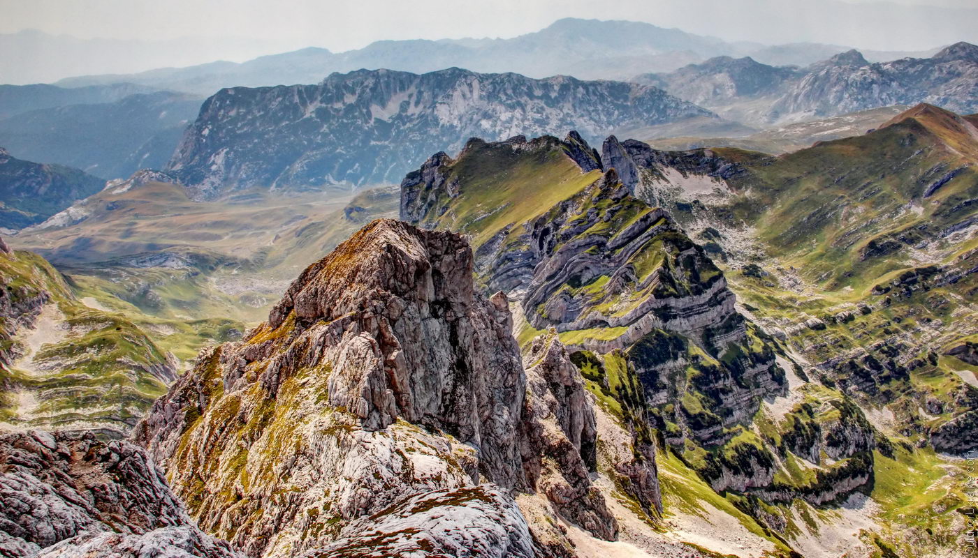 durmitor-sareni-pasovi-from-bobotov-kuk.jpg